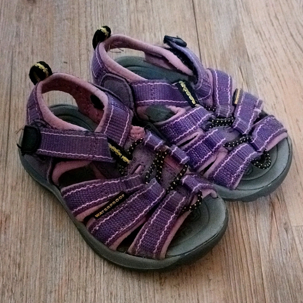 Keens Pink and Purple Open Toed Sandals sz 6